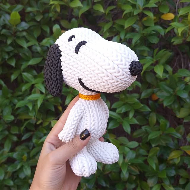 Snoopy Collection & Llavero — Acabado textil / crochet 3D, fabricado a pedido.